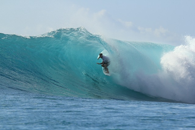 surfing a muž.jpg