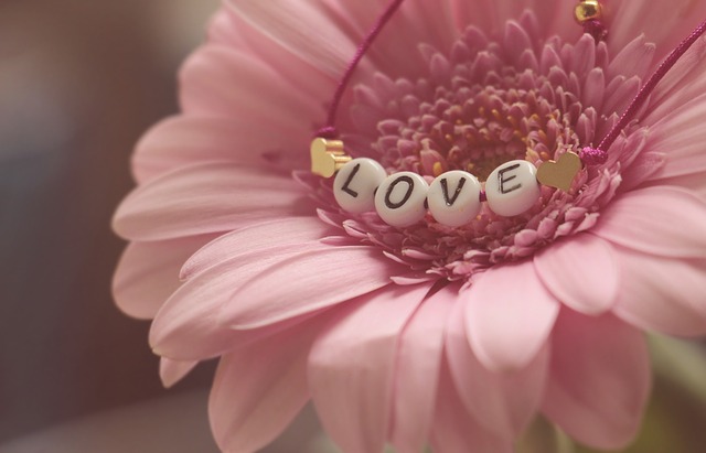 Náramek love